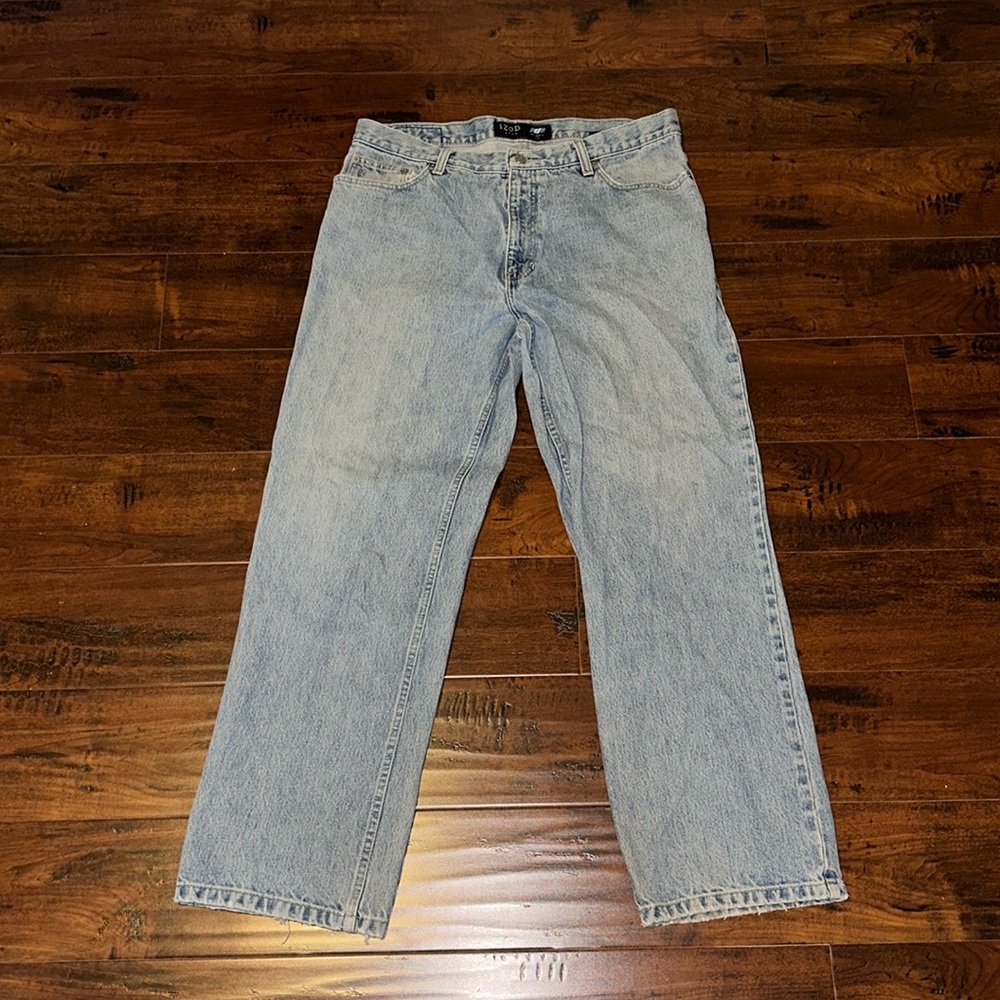 Men’s IZOD jeans classic fit 100% cotton size 38x32